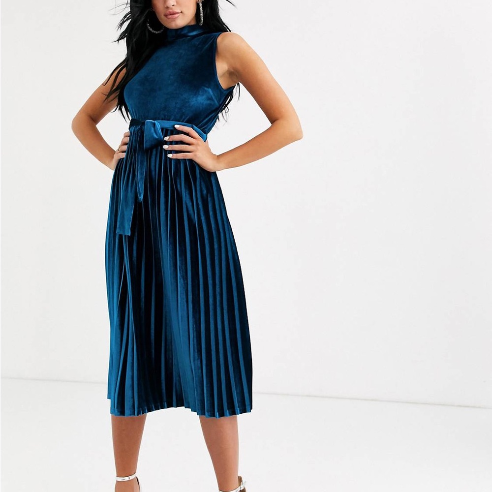 ASOS DESIGN Blue Velvet Dress Size 6
